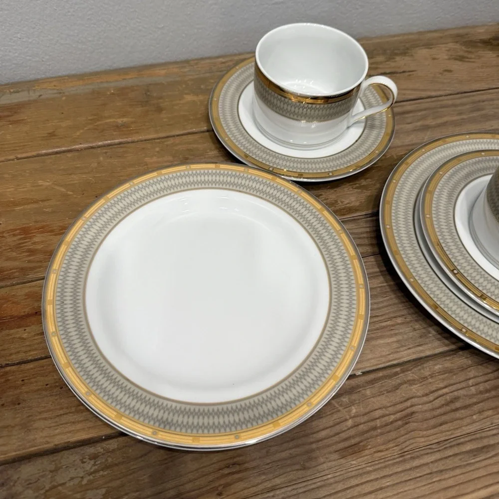 Mikasa Cambridge SY0501 Esquire Gold Gray Porcelain Cups Saucers Plates Set of 6